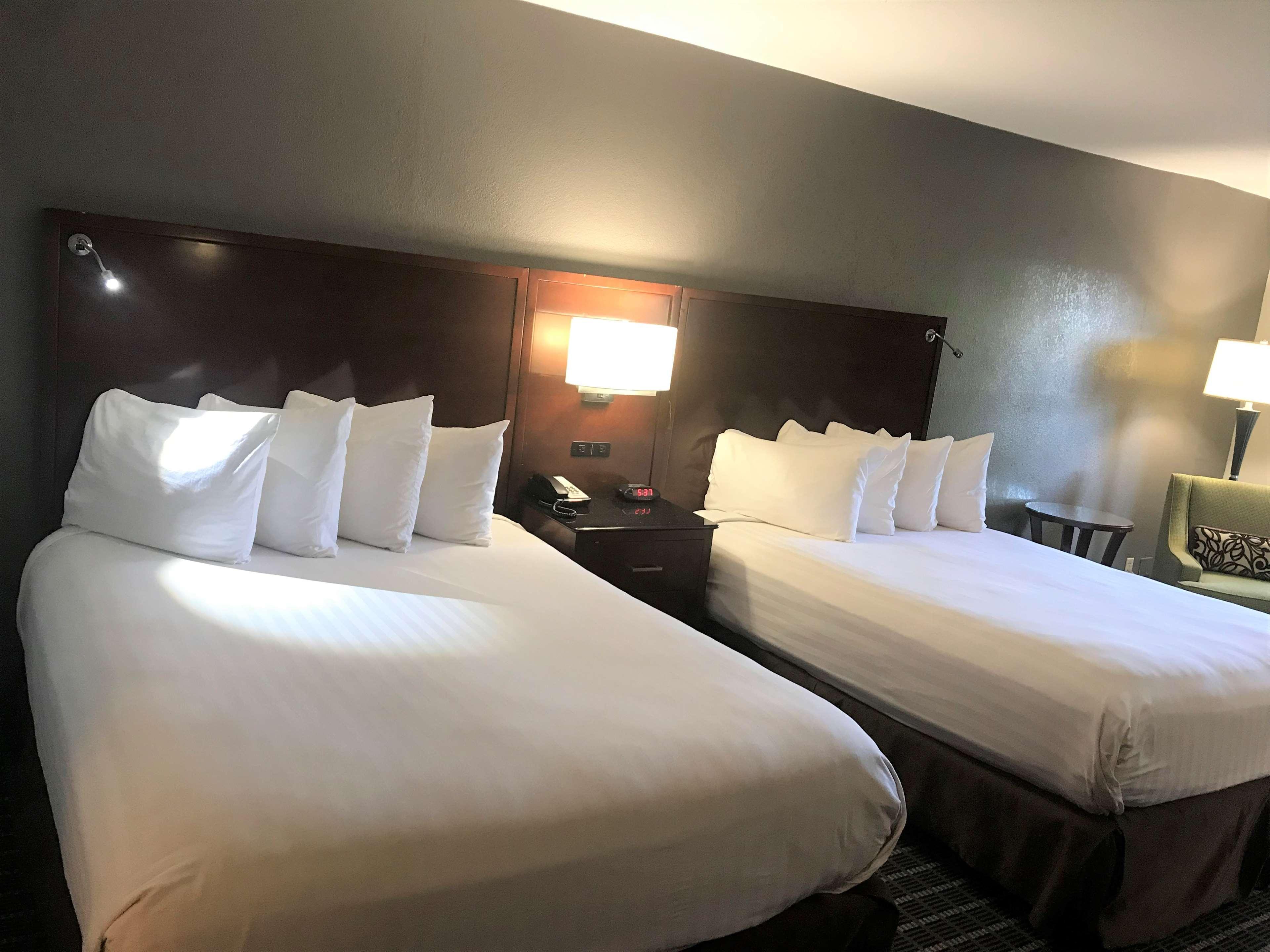 Surestay Plus Hotel By Best Western Greenwood Εξωτερικό φωτογραφία