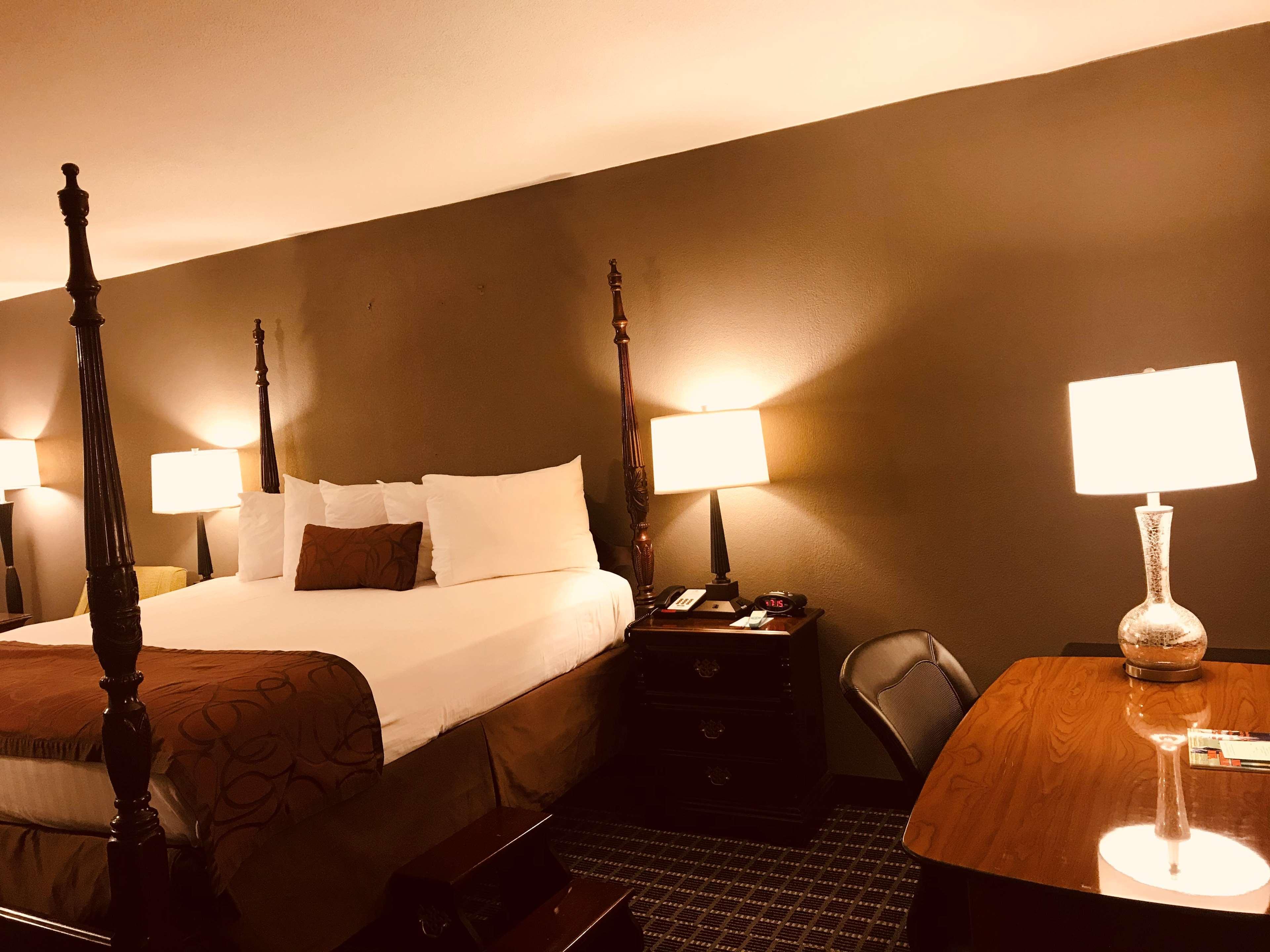 Surestay Plus Hotel By Best Western Greenwood Εξωτερικό φωτογραφία