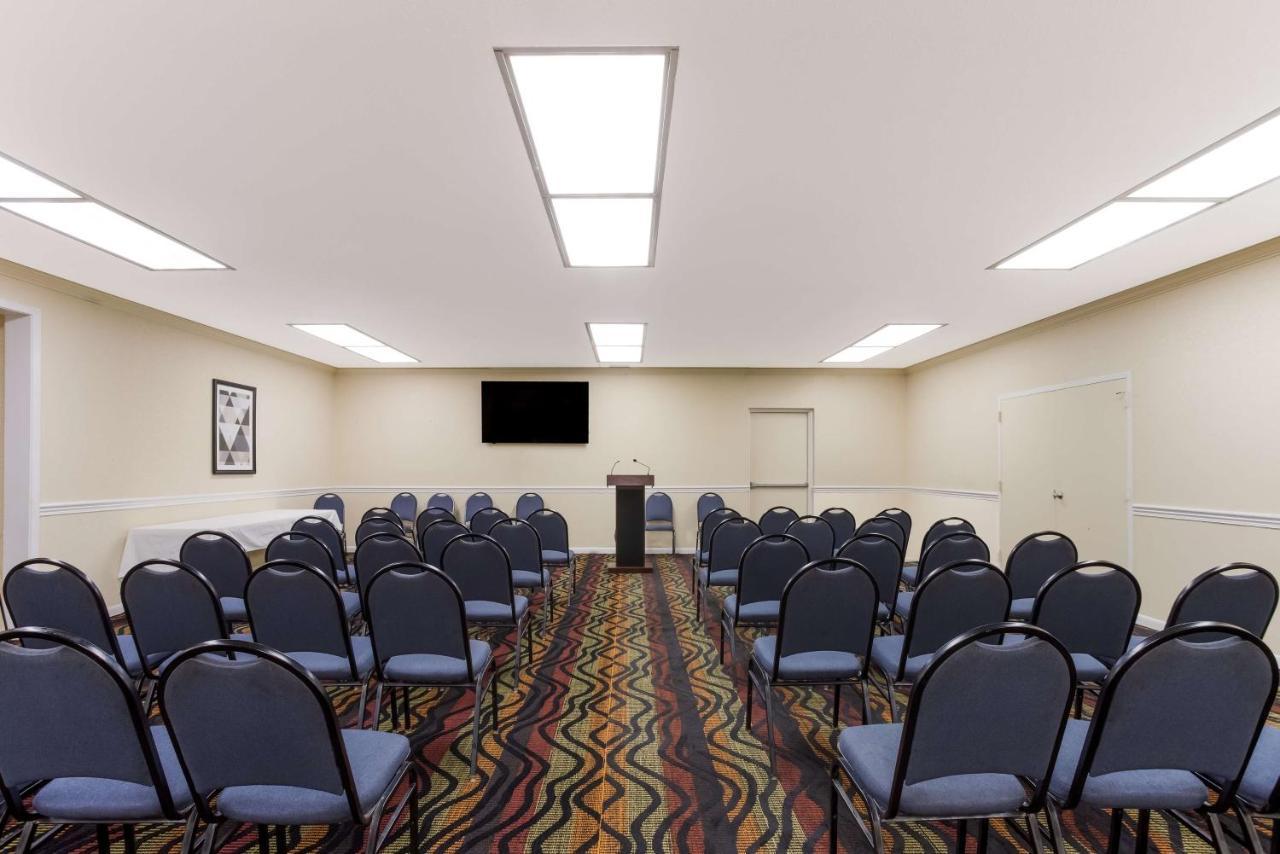 Surestay Plus Hotel By Best Western Greenwood Εξωτερικό φωτογραφία