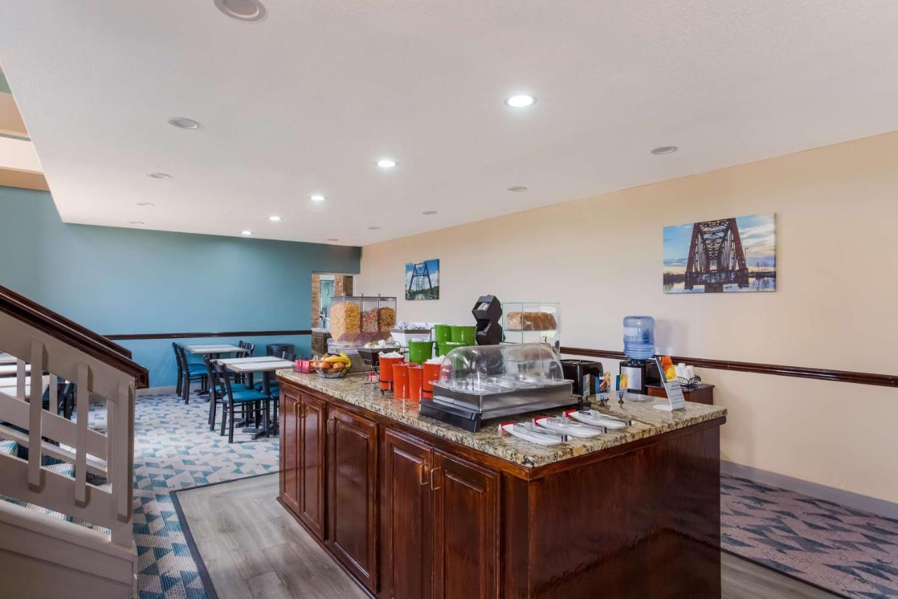 Surestay Plus Hotel By Best Western Greenwood Εξωτερικό φωτογραφία