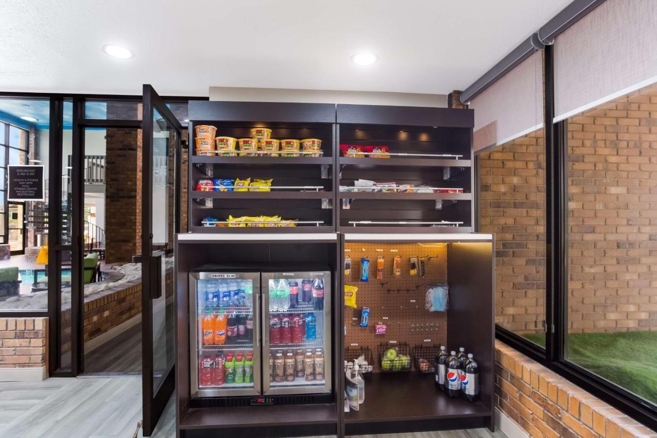 Surestay Plus Hotel By Best Western Greenwood Εξωτερικό φωτογραφία