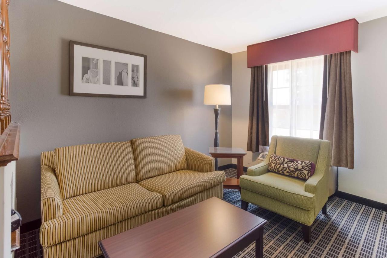 Surestay Plus Hotel By Best Western Greenwood Εξωτερικό φωτογραφία