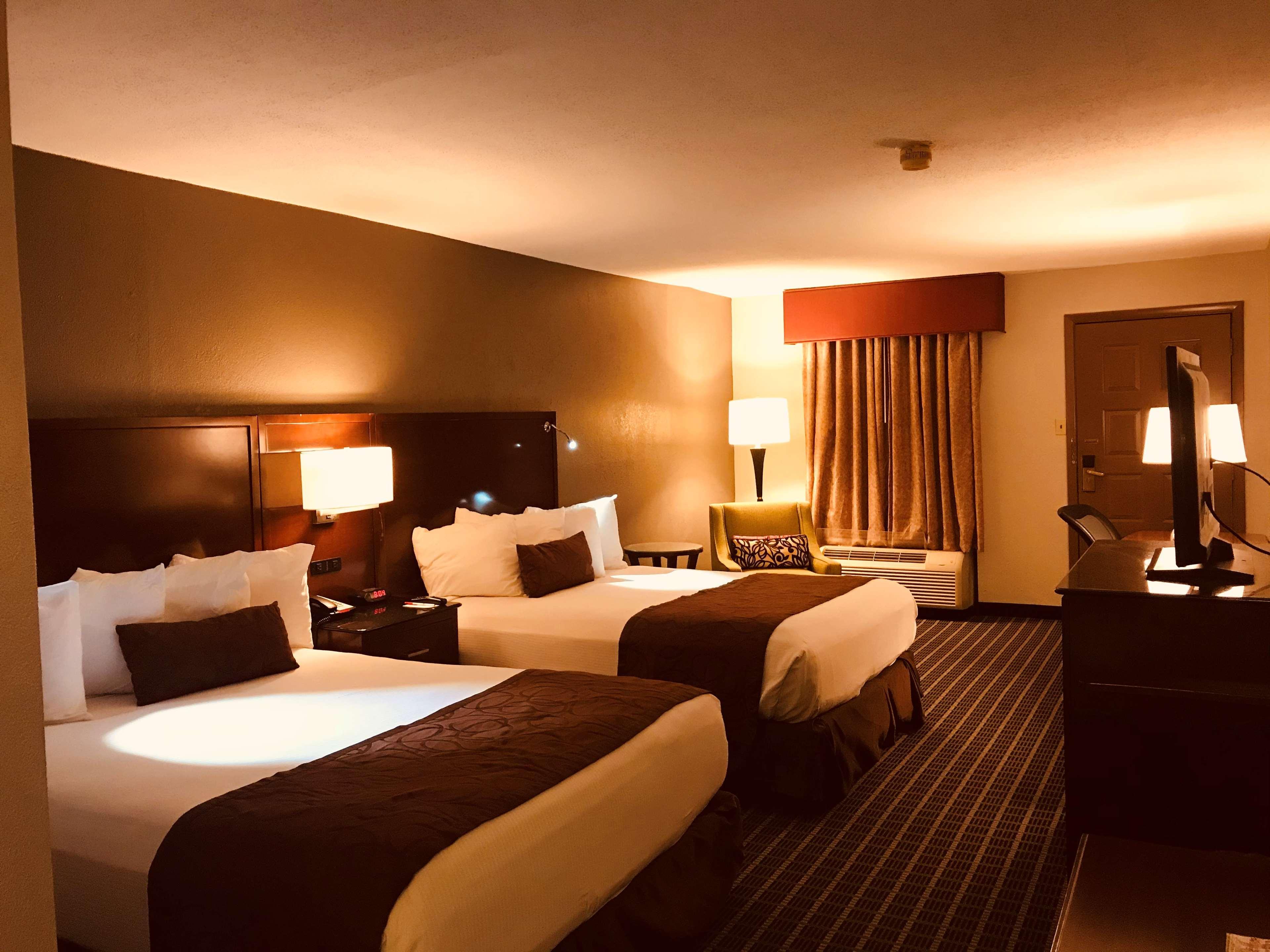 Surestay Plus Hotel By Best Western Greenwood Εξωτερικό φωτογραφία