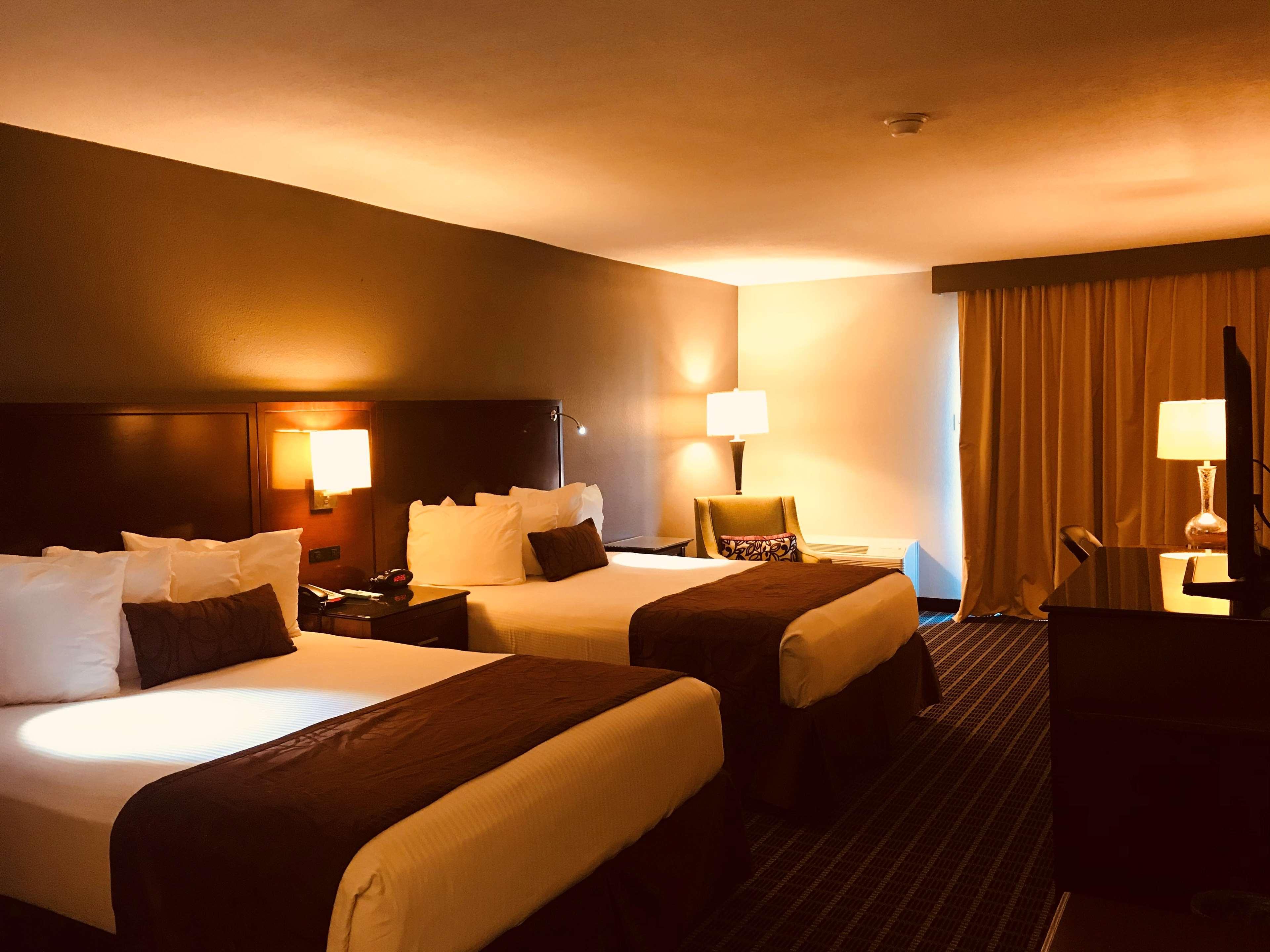 Surestay Plus Hotel By Best Western Greenwood Εξωτερικό φωτογραφία