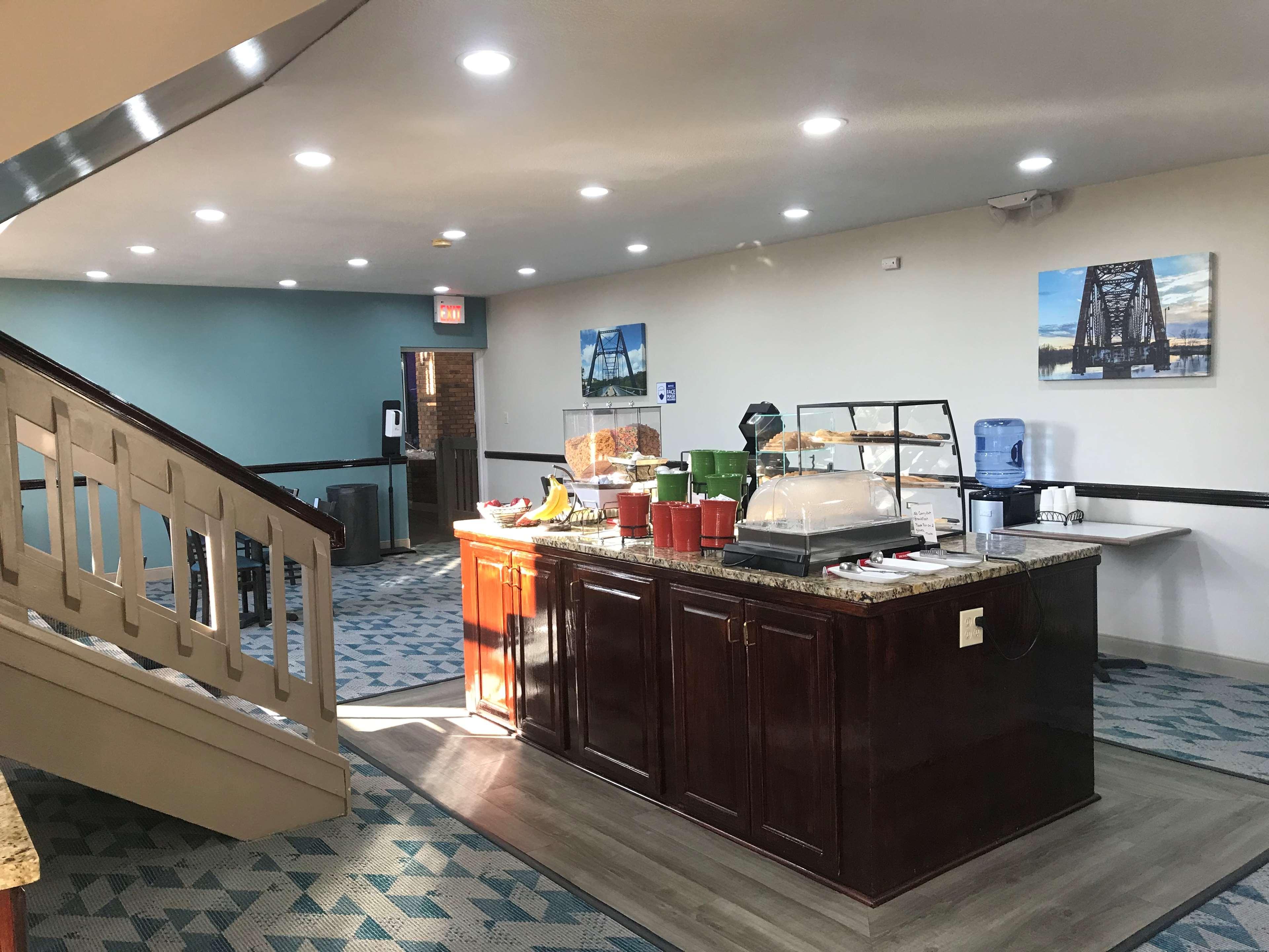 Surestay Plus Hotel By Best Western Greenwood Εξωτερικό φωτογραφία