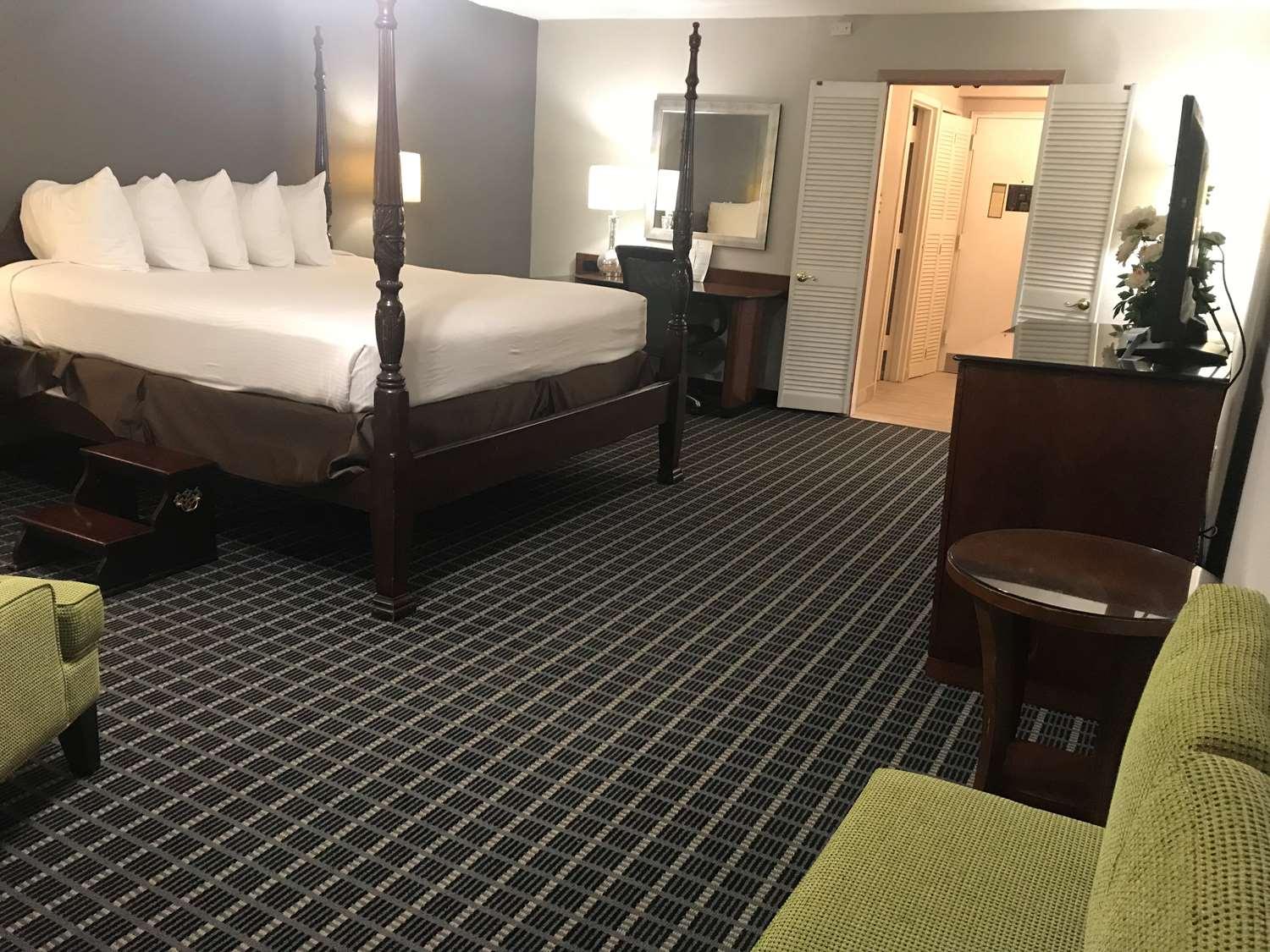 Surestay Plus Hotel By Best Western Greenwood Εξωτερικό φωτογραφία